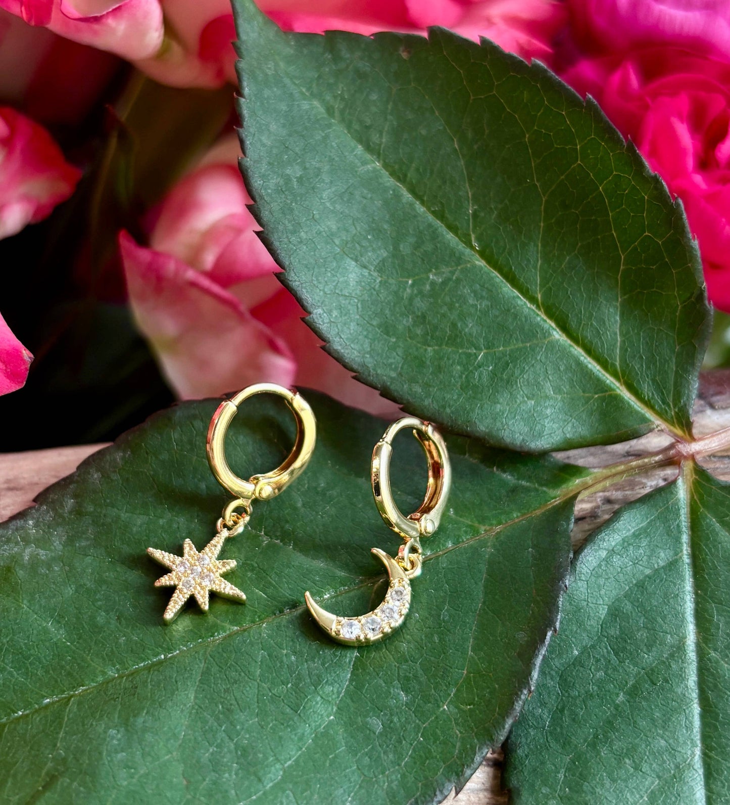 Star and Moon Huggie Øreringer