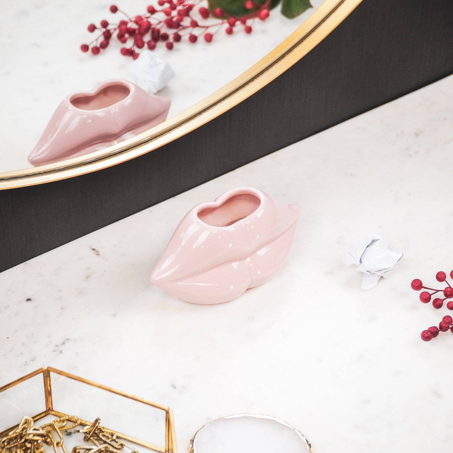 Kiss me Vase Small