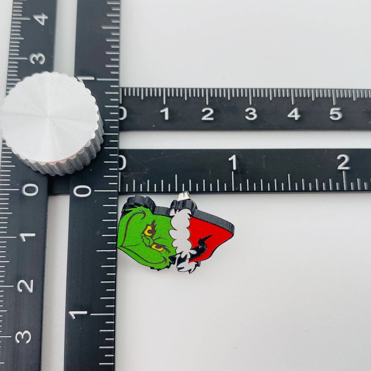 Hatted Grinch Studs