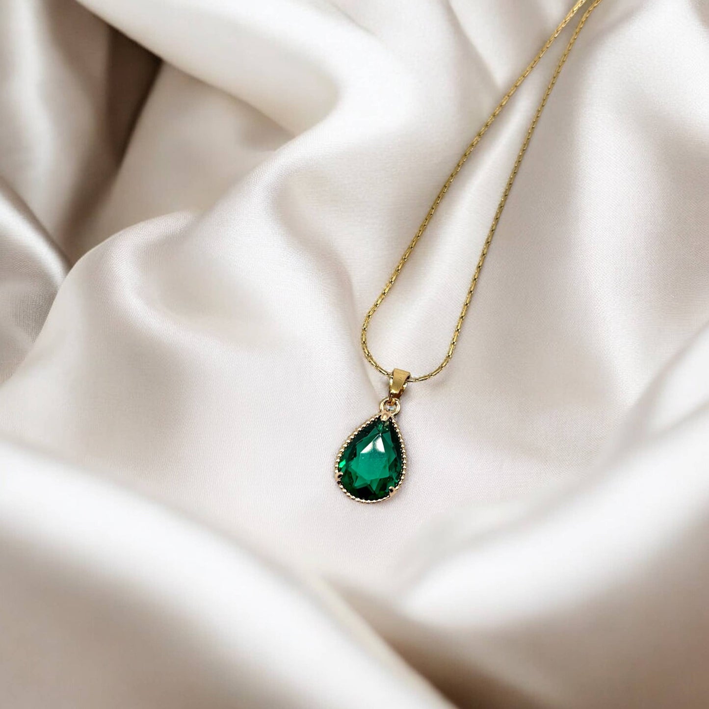 Emerald Smykke