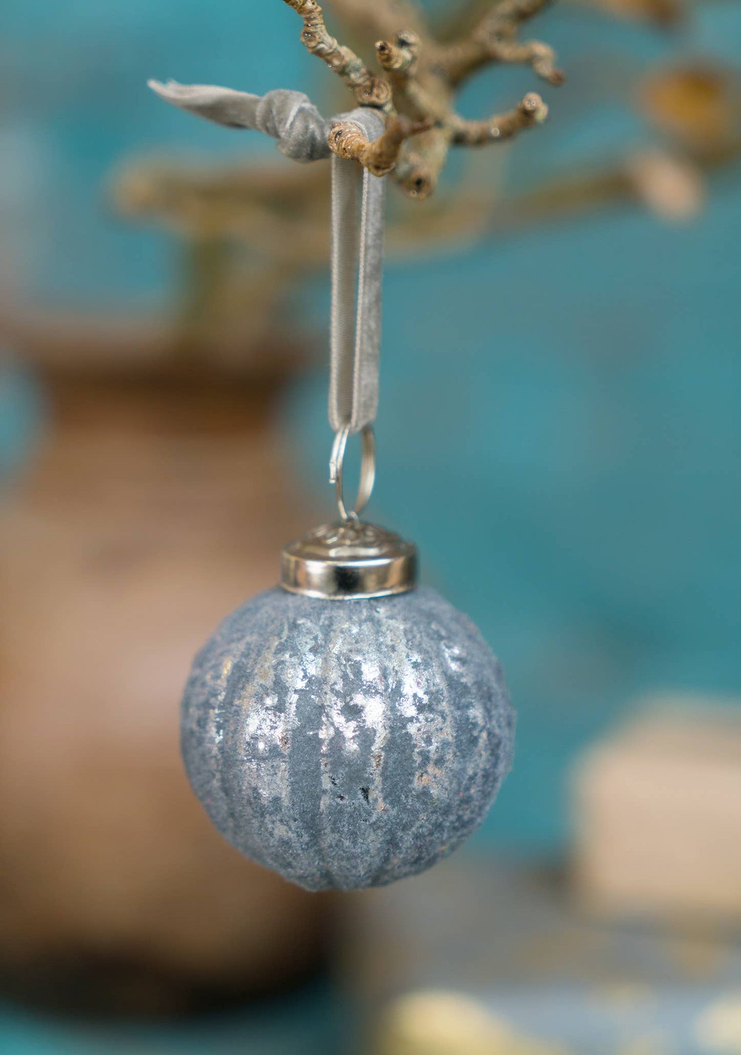Aria Frosted Glass Bauble