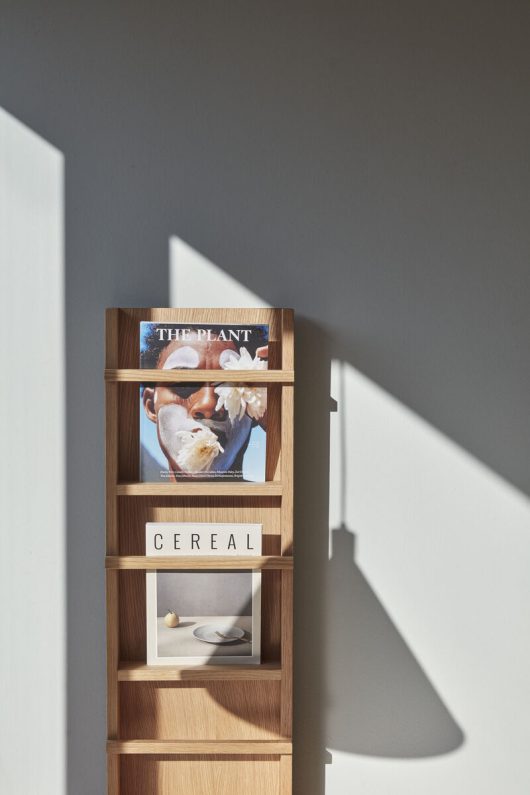 Vertigo Magazine Holder