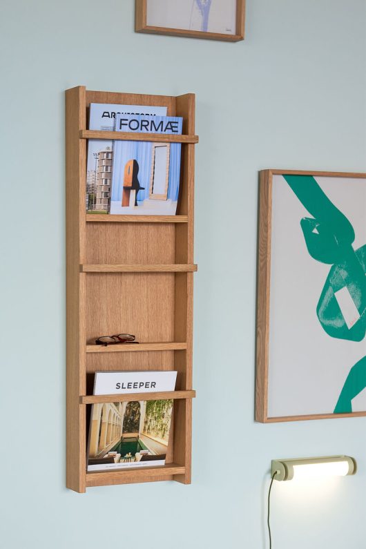 Vertigo Magazine Holder