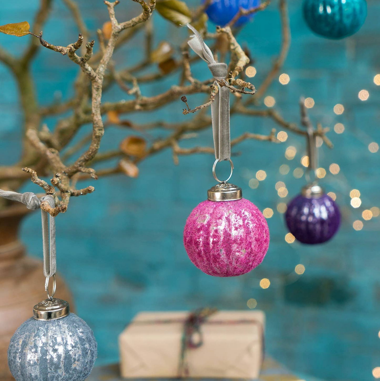 Aria Frosted Glass Bauble