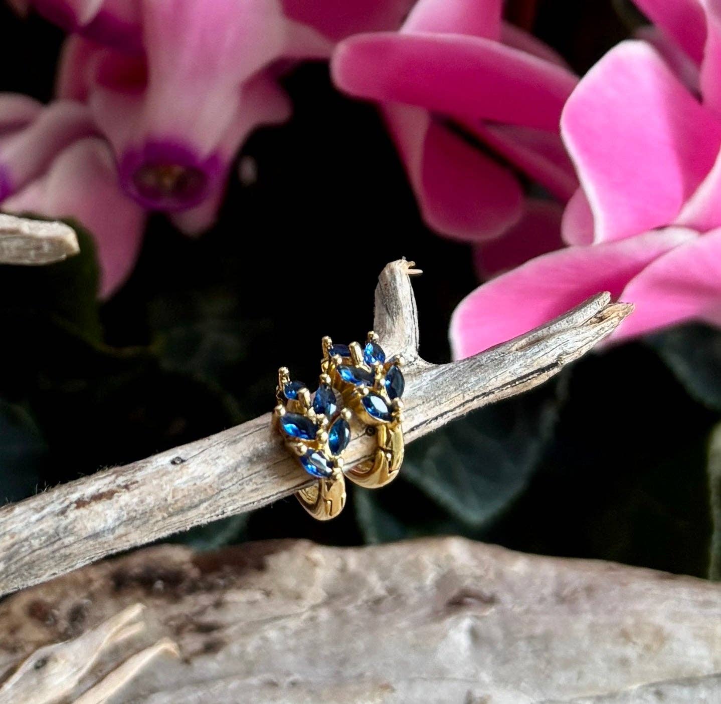 Leaf Huggie Øredobber