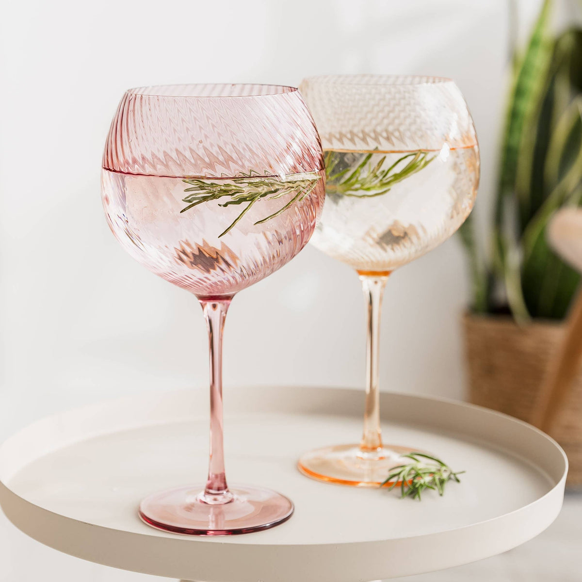 Twist Gin Glass Pink