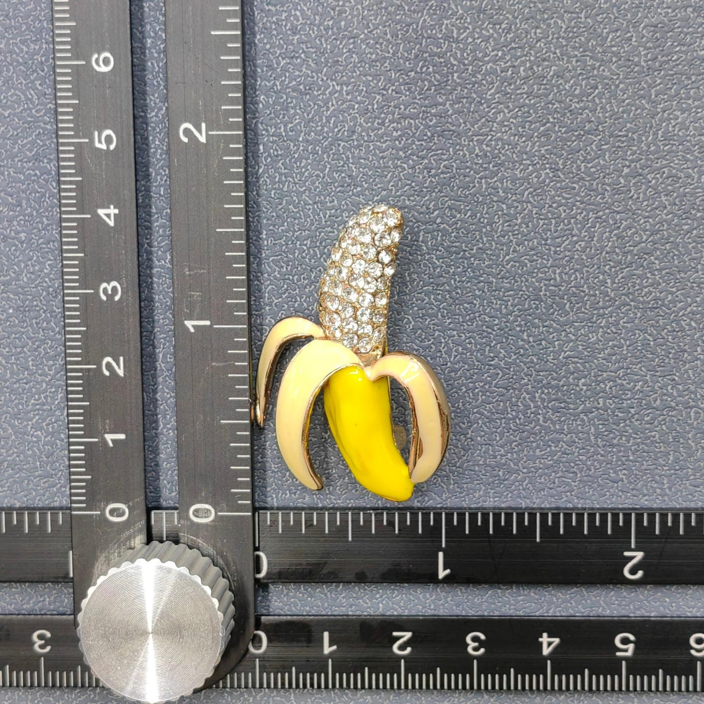 Glam Banana Brosje