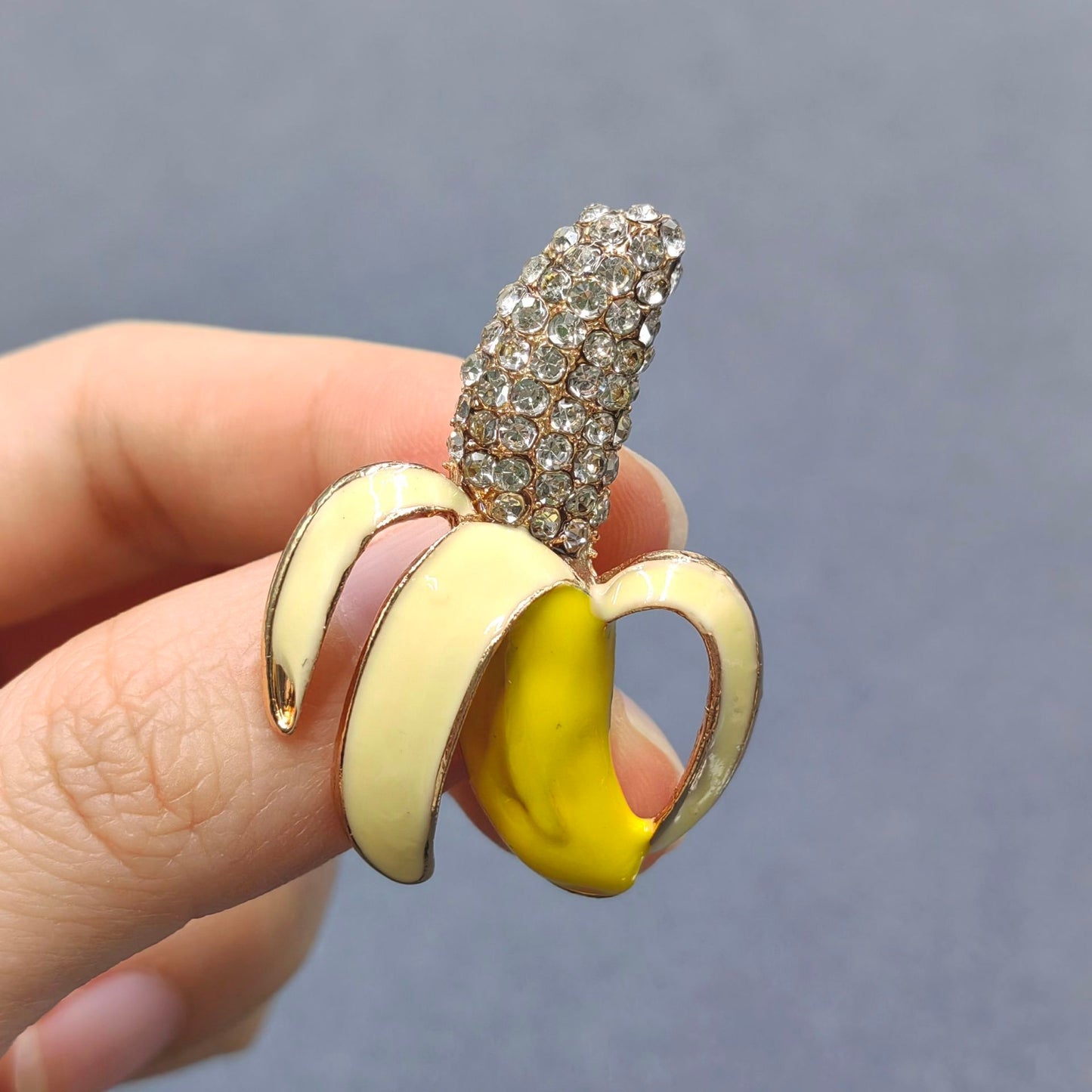 Glam Banana Brosje